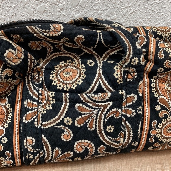 Vera Bradley quilted Purse 🍁🍁🍁 - Picture 4 of 8